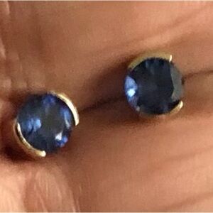Triple AAA Tanzanite 14k yellow gold stud earrings